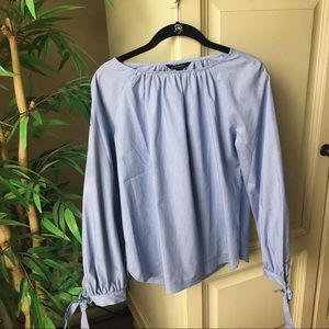 BANANA REPUBLIC LIGHT BLUE VENTED TIE-CUFF BLOUSE